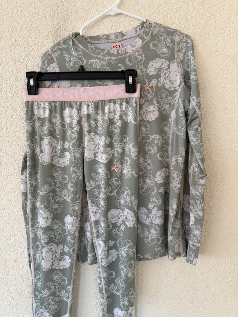 Kari Traa Green Floral Baselayer Matching Set